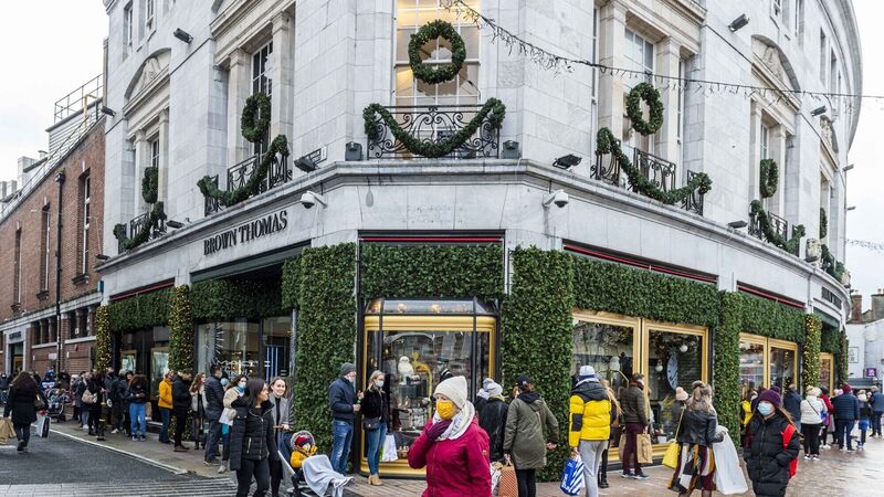 Retailers hope for bumper Christmas as household savings hit record €31bn Retailers hope for bumper Christmas as household savings hit record €31bn
