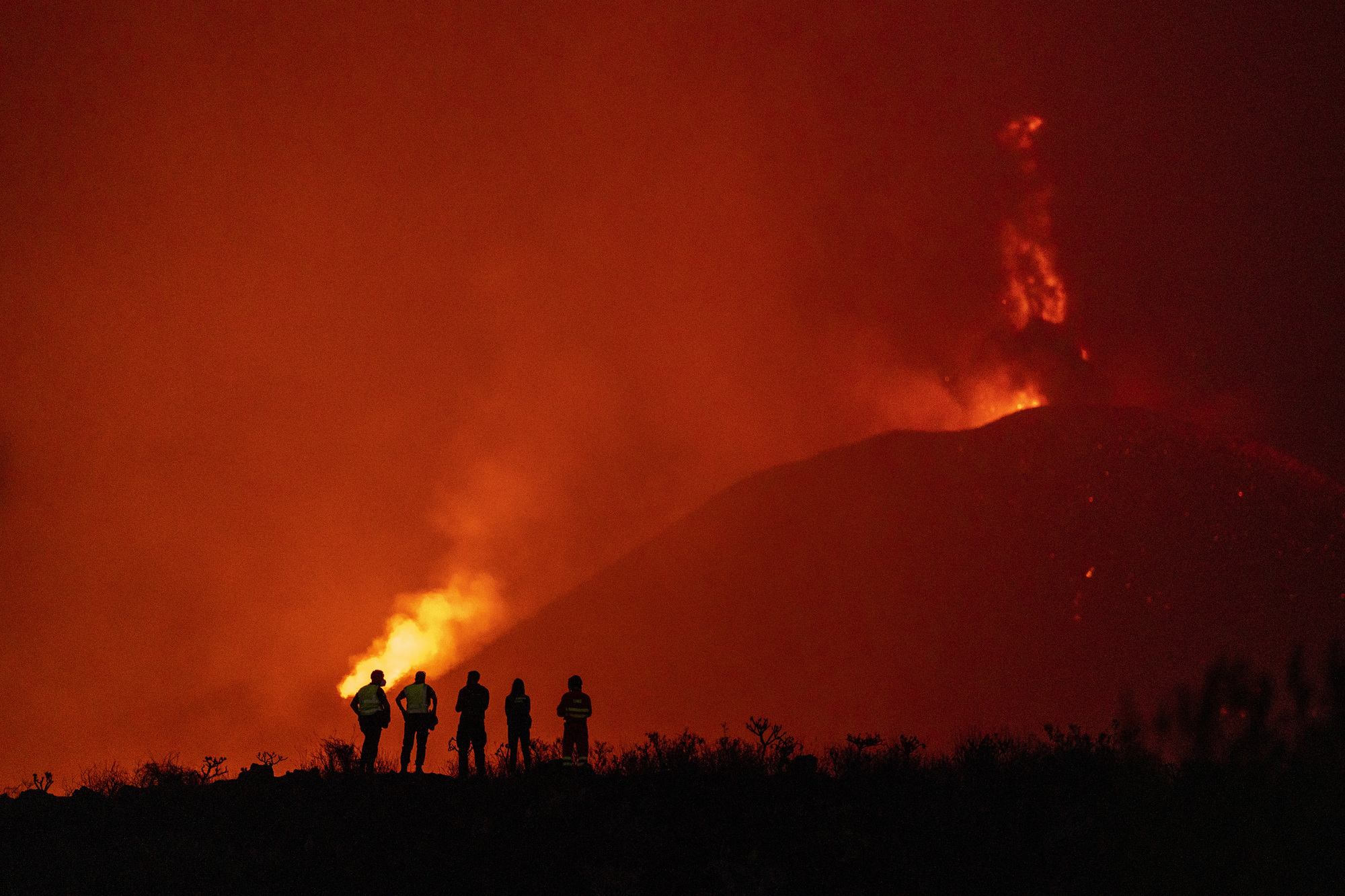 Flights cancelled and schools shut after latest volcanic eruption on La Palma