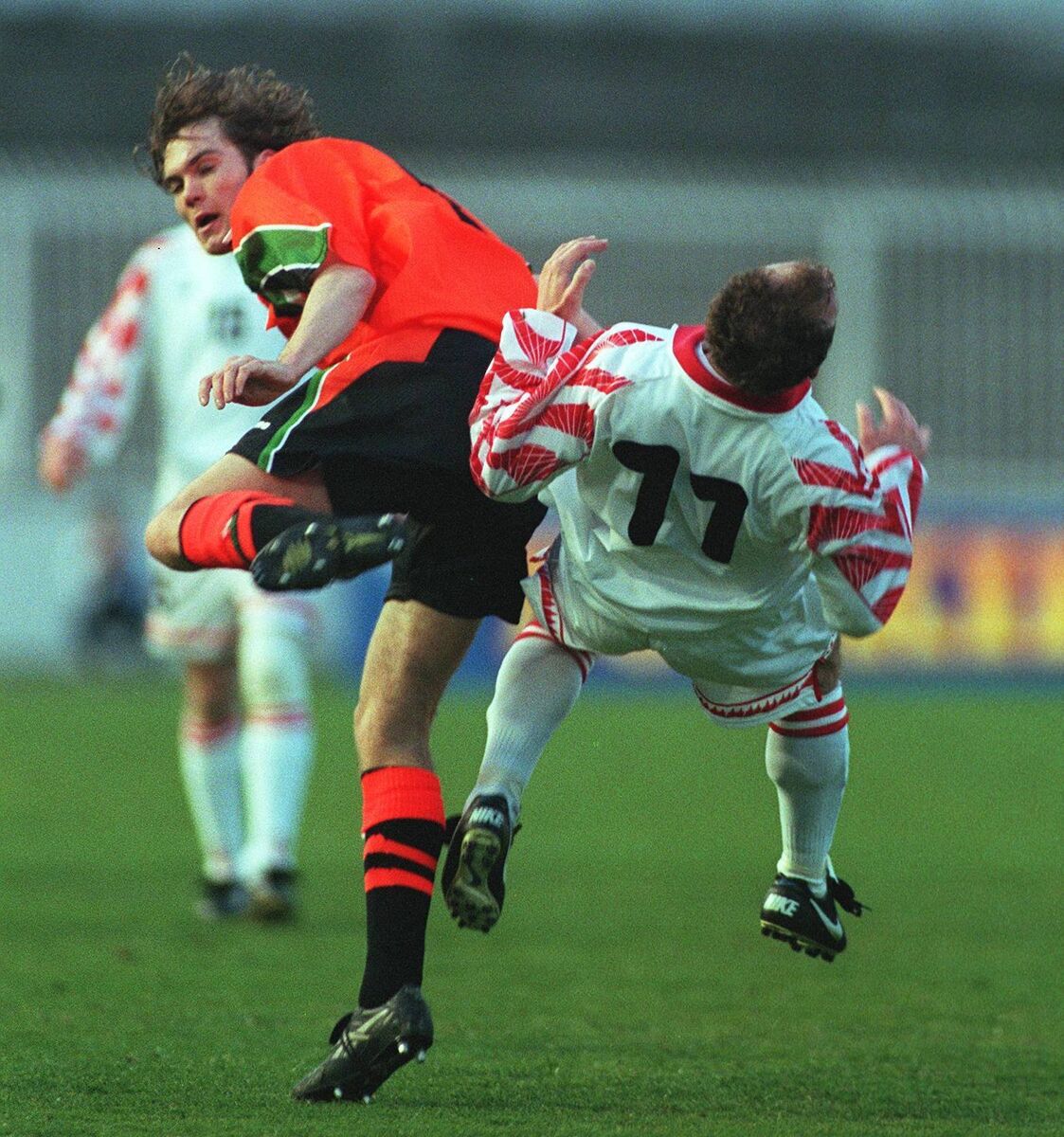 Jason McAteer fouls Artim Sakiri and receives the red card. © James Meehan/INPHO 