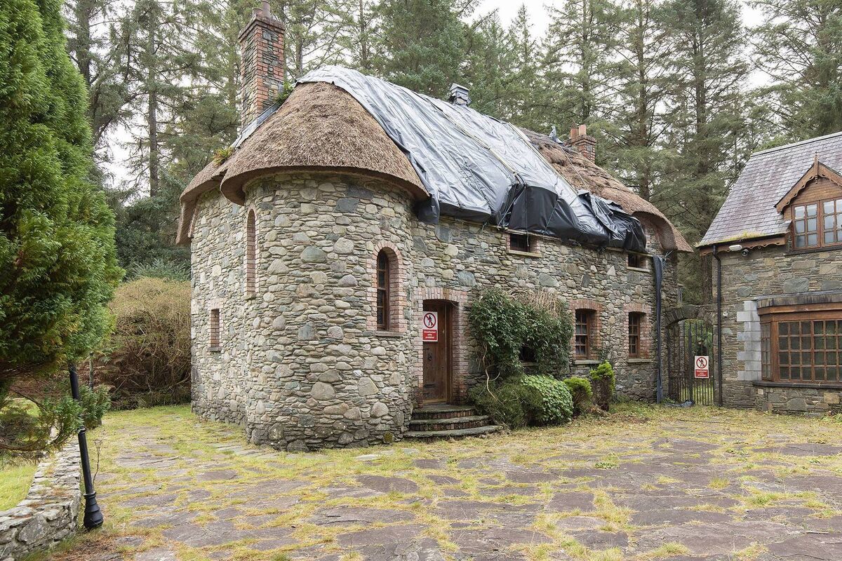 Combover needed at thatched lodge