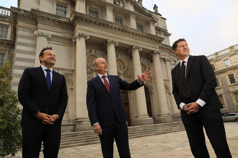 The Government said, as well as increasing the fuel allowance by âŹ5, it will also increase weekly payments for pensioners, job seekers and other welfare recipients by âŹ5 from January. Photo: Julian Behal/PA The Government said, as well as increasing the fuel allowance by âŹ5, it will also increase weekly payments for pensioners, job seekers and other welfare recipients by âŹ5 from January. Photo: Julian Behal/PA