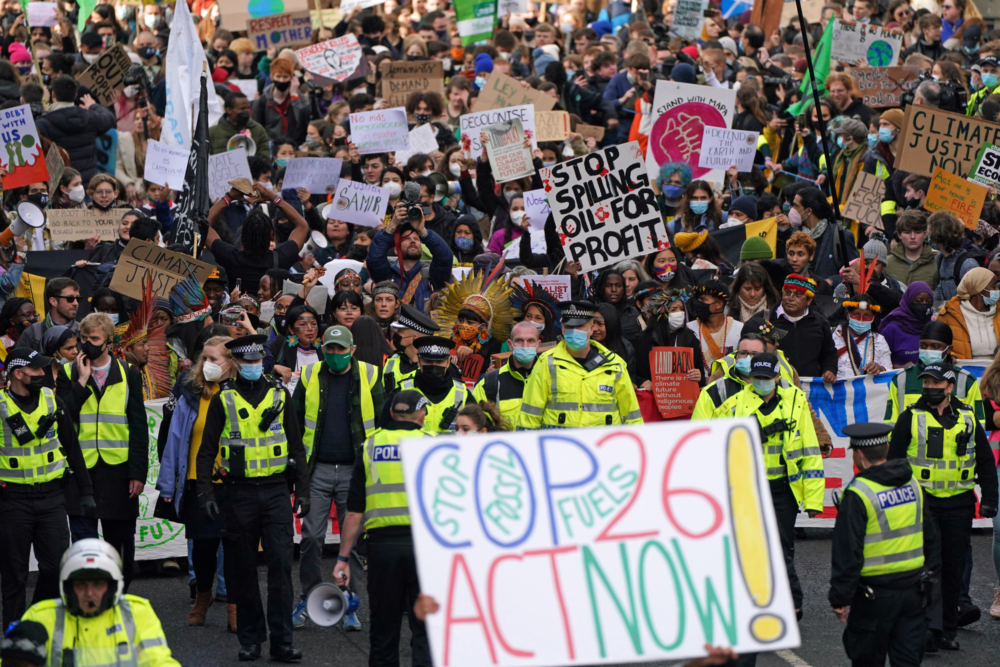 Cop 26: Thousands of young people join climate strike through Glasgow
