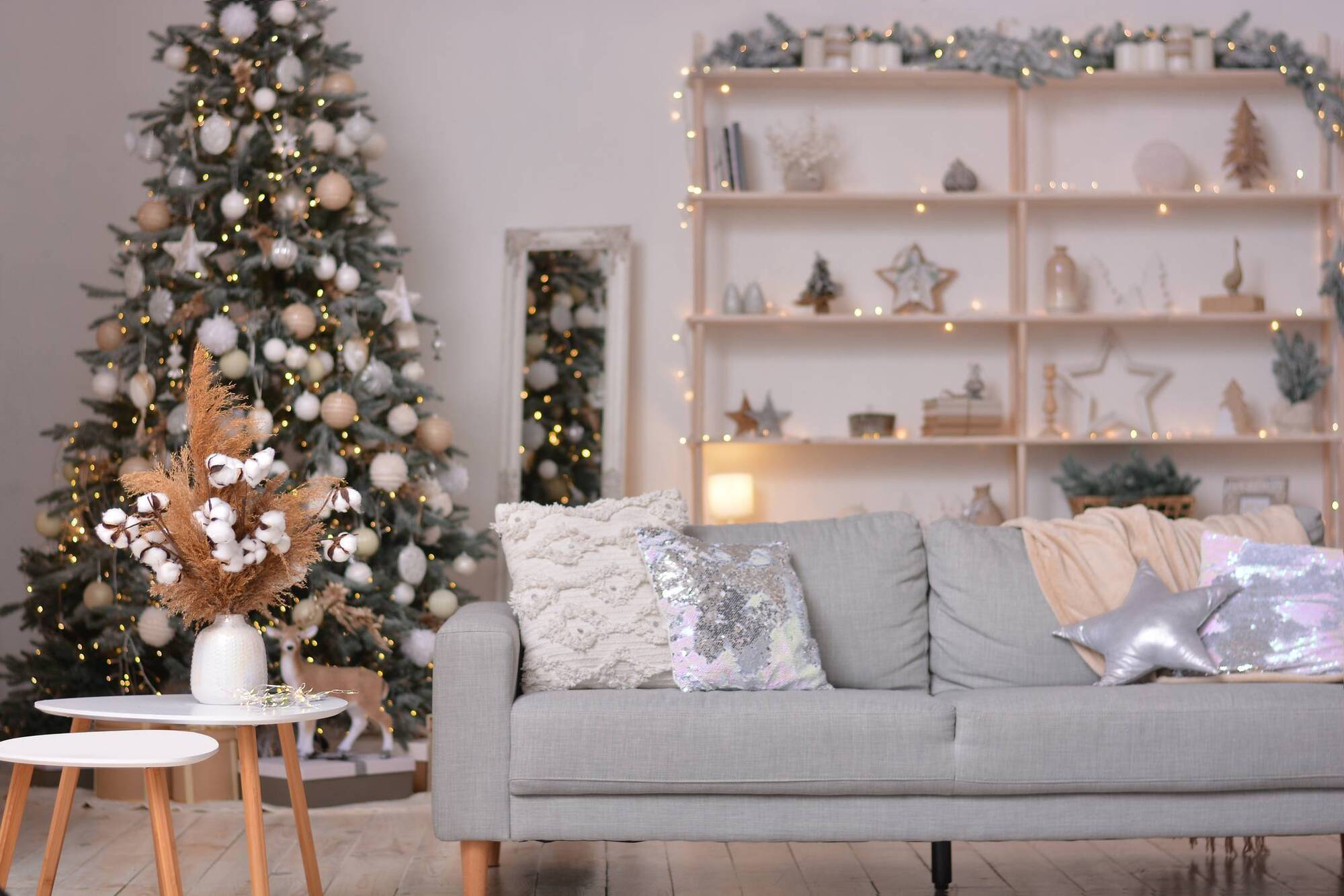Save or Splurge: We try two Christmas cushions for size