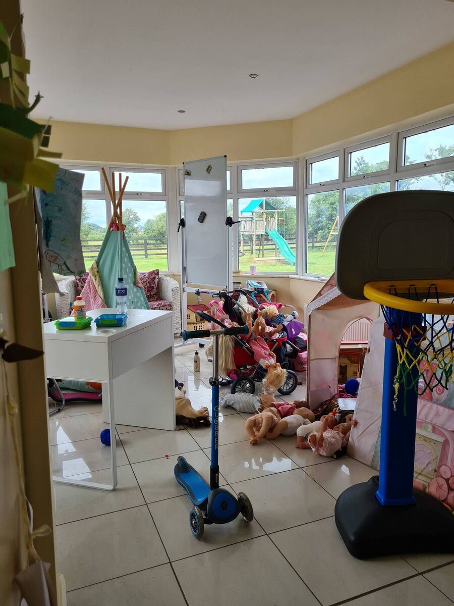 The rooms had become cluttered. 