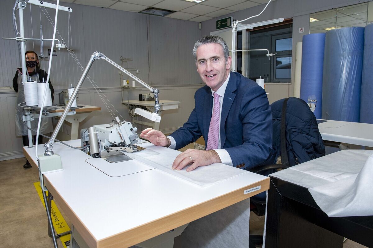 Minister of State for business, employment and retail Damien English on a visit to Cork County Council's Business Growth Hub. Picture:  Brian Lougheed