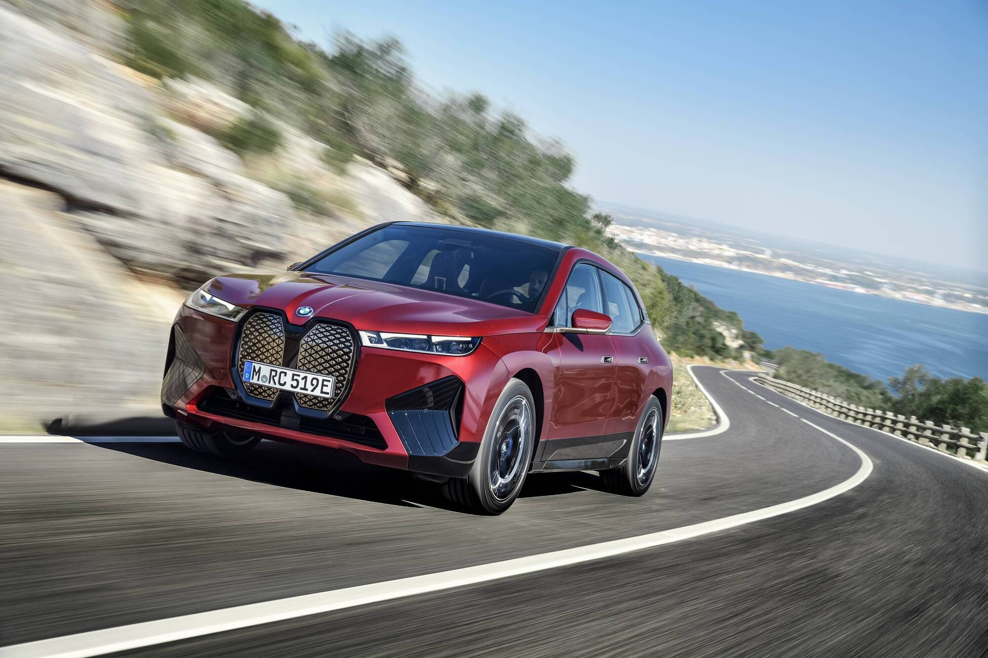 Wheels & Deals: BMW launch all-electric iX and i4 to Irish market