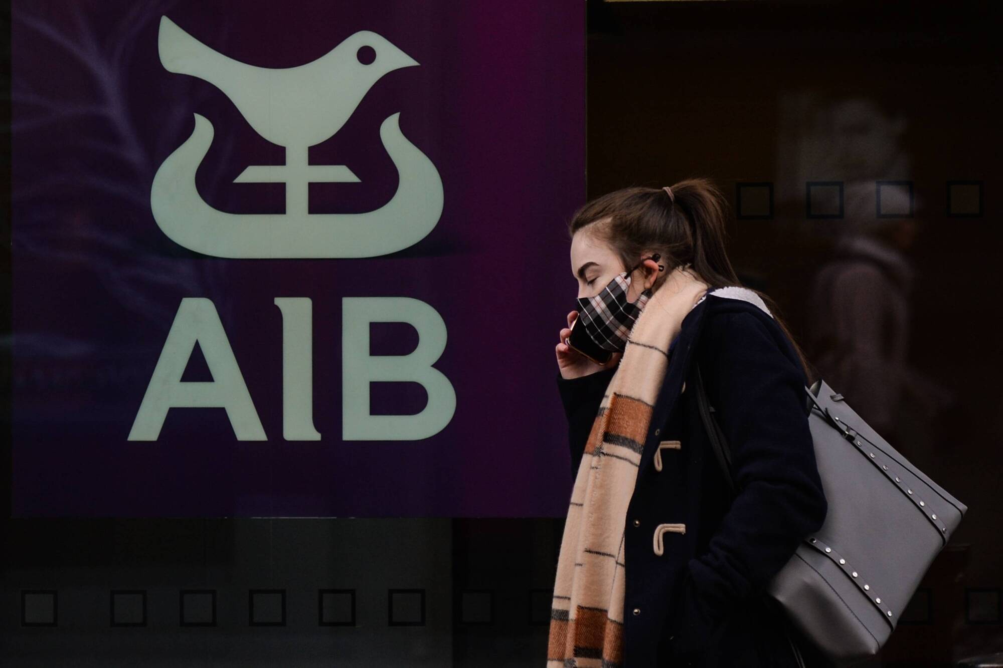 AIB sells its UK loan book for €713m