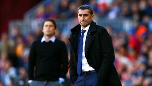 <p>Former Barcelona's head coach Ernesto Valverde is in talks with Manchester Utd.</p>