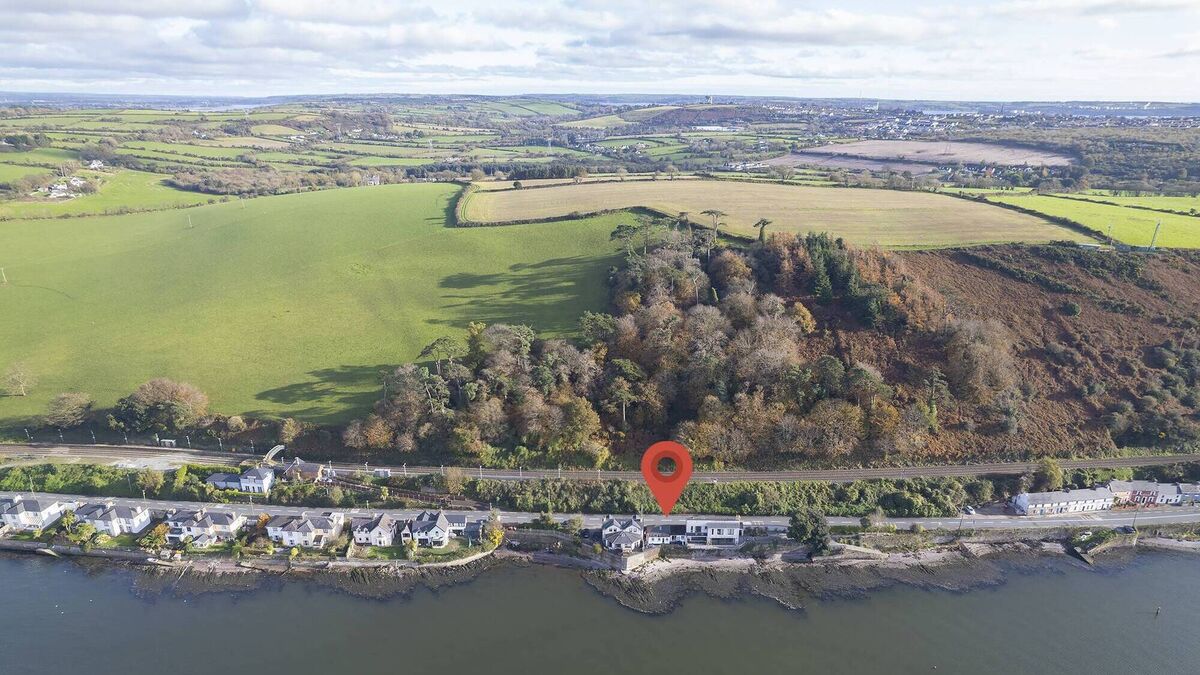 Is this the cutest cottage on Cork Harbour's waterfront for €225,000? - Vimarsana News
