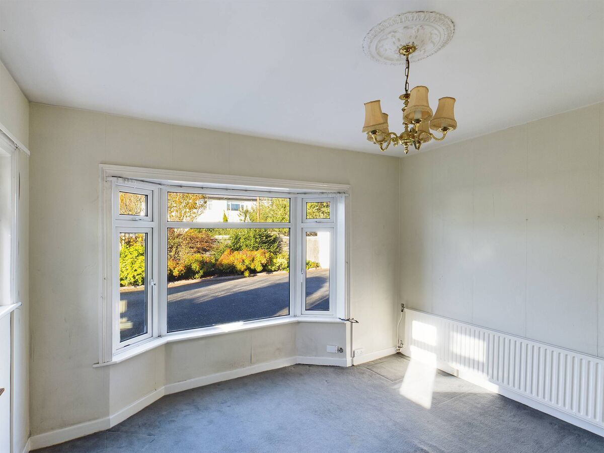 Front reception with bay window