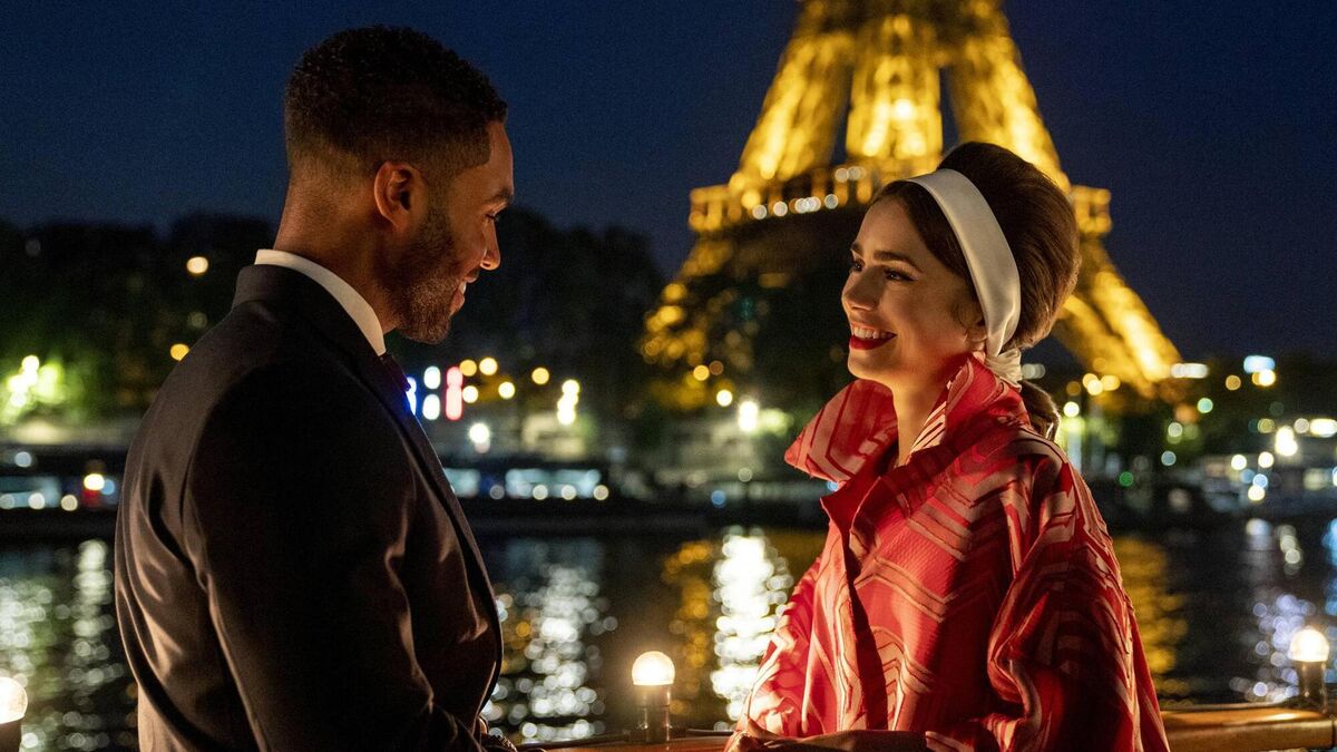 Emily in Paris: Lucien Laviscount and Lily Collins. 