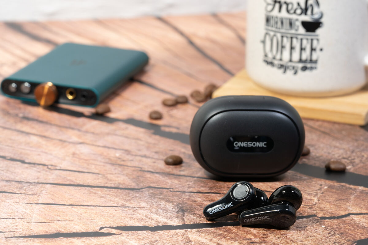 Onesonic MXS-HD1 with ANC. Pic: Noel Campion. Onesonic MXS-HD1 with ANC. Pic: Noel Campion.