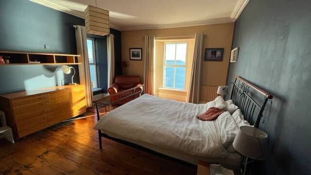 Double aspect main bedroom