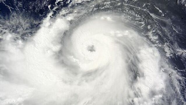 Japanese islands lashed by Typhoon Neoguri