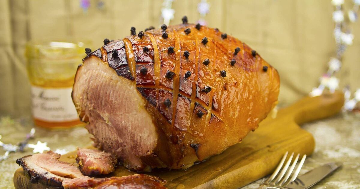 Glazed Christmas ham