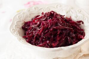 Braised red cabbage