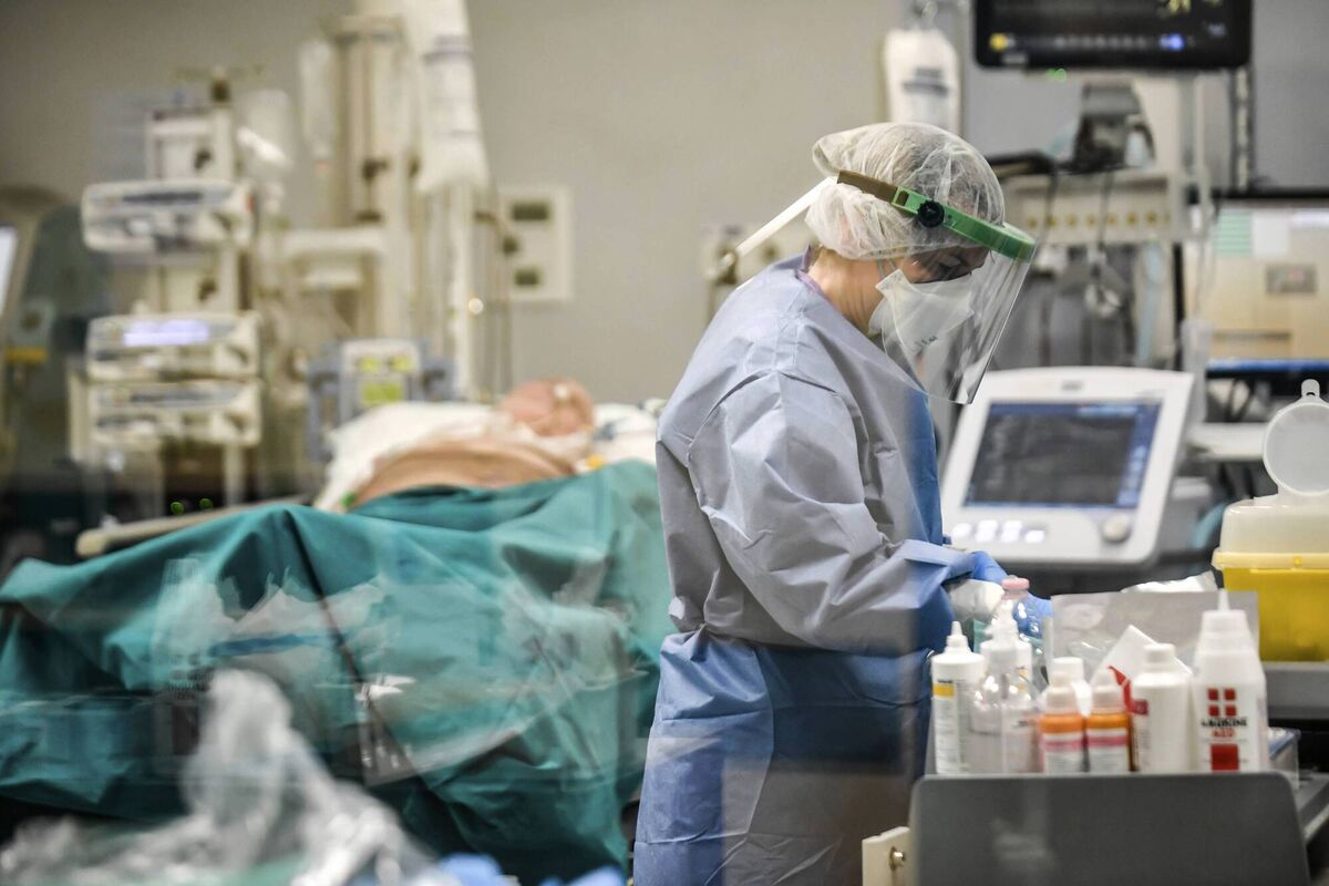 A high percentage of ICU beds are now occupied by unvaccinated Covid patients. A high percentage of ICU beds are now occupied by unvaccinated Covid patients.