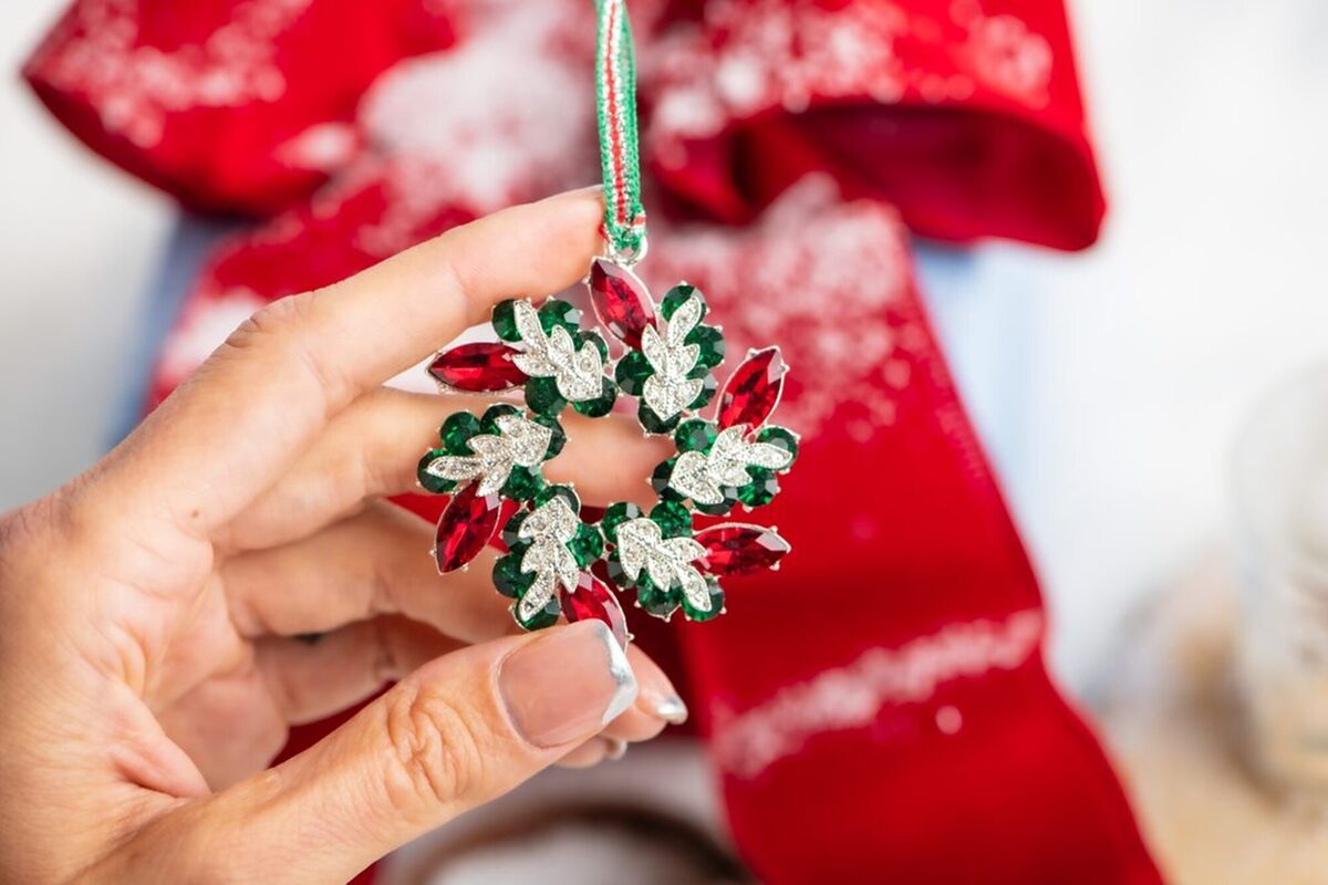 Collectable ornaments will be treasured and handed on to remind the receiver of that very year. This lovely green and red crystal piece is silver-plated and by Newbridge Silverware in Kildare, newbridgesilverware.com Collectable ornaments will be treasured and handed on to remind the receiver of that very year. This lovely green and red crystal piece is silver-plated and by Newbridge Silverware in Kildare, newbridgesilverware.com