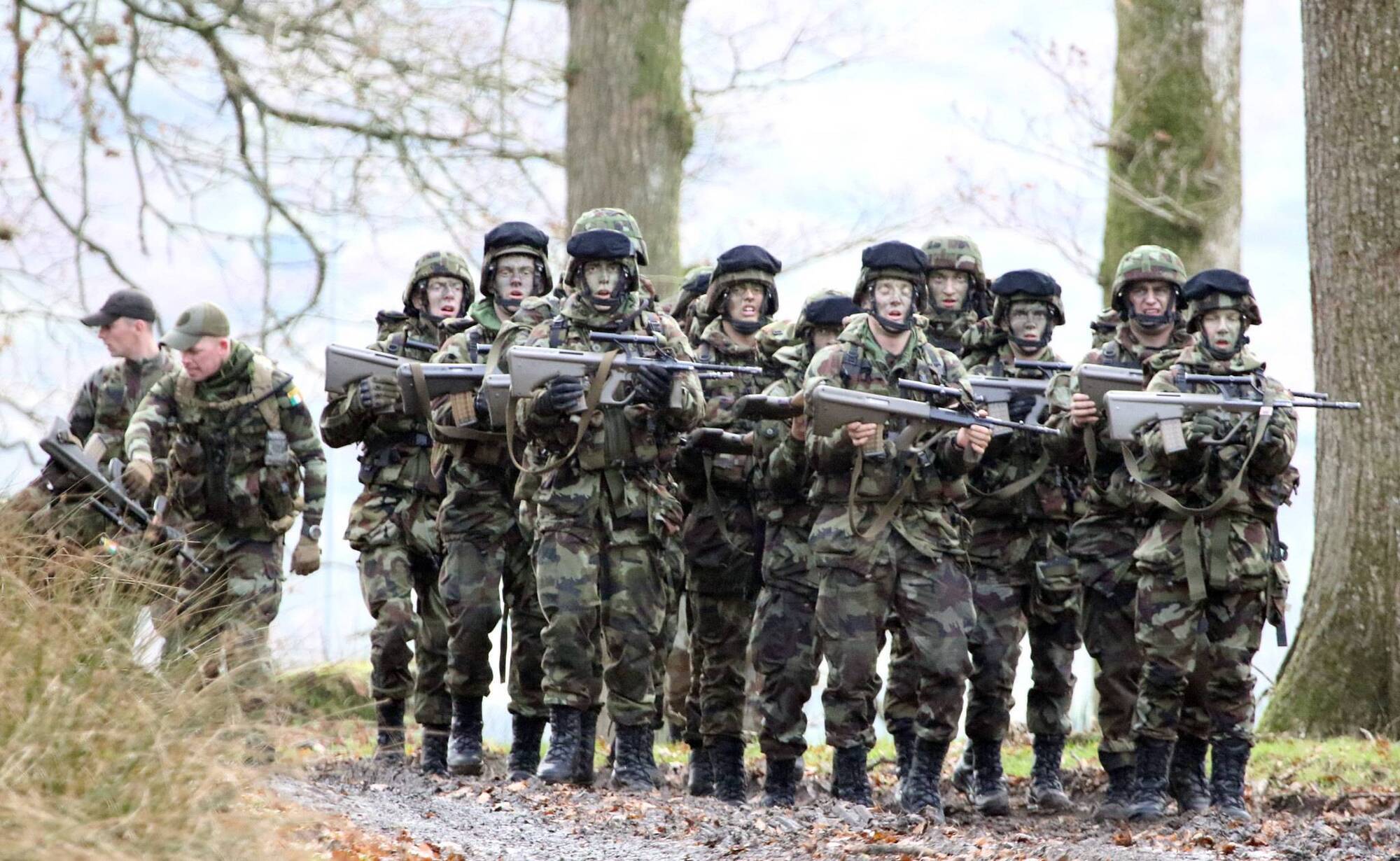 'Yellow pack' pension leading Defence Forces officers to quit