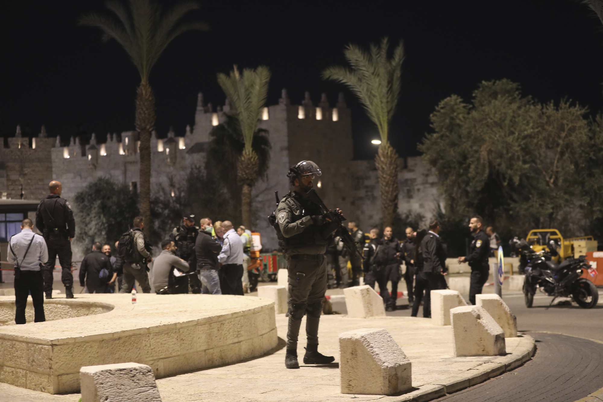 Israeli police officers questioned over death of Palestinian who stabbed man