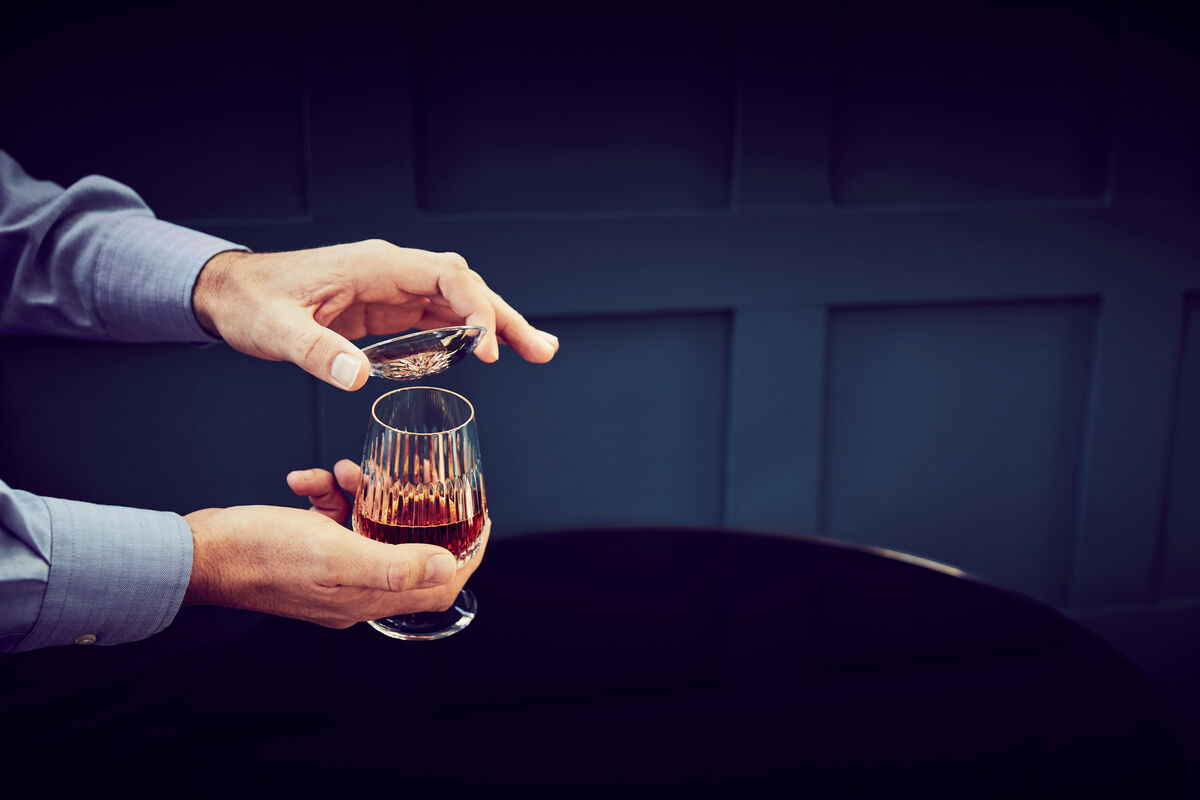 Waterford Connoisseur: Aras Snifter with tasting cap €145