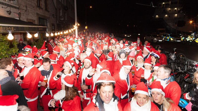 Hundreds of Santa Claus wannabes 'do Pana' for the annual Cork Santa Cycle