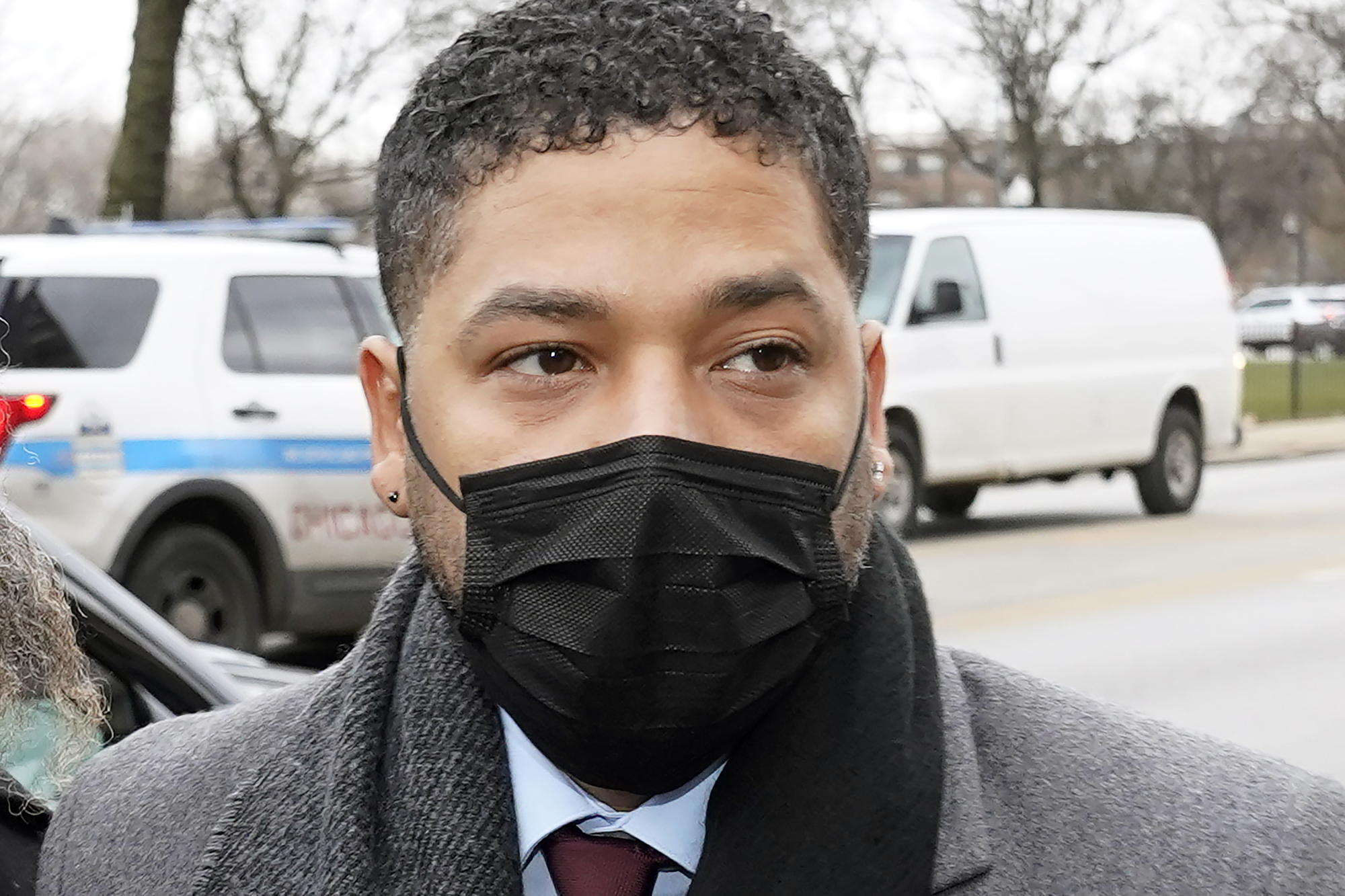 Accused of lying to police, US actor Jussie Smollett takes the stand
