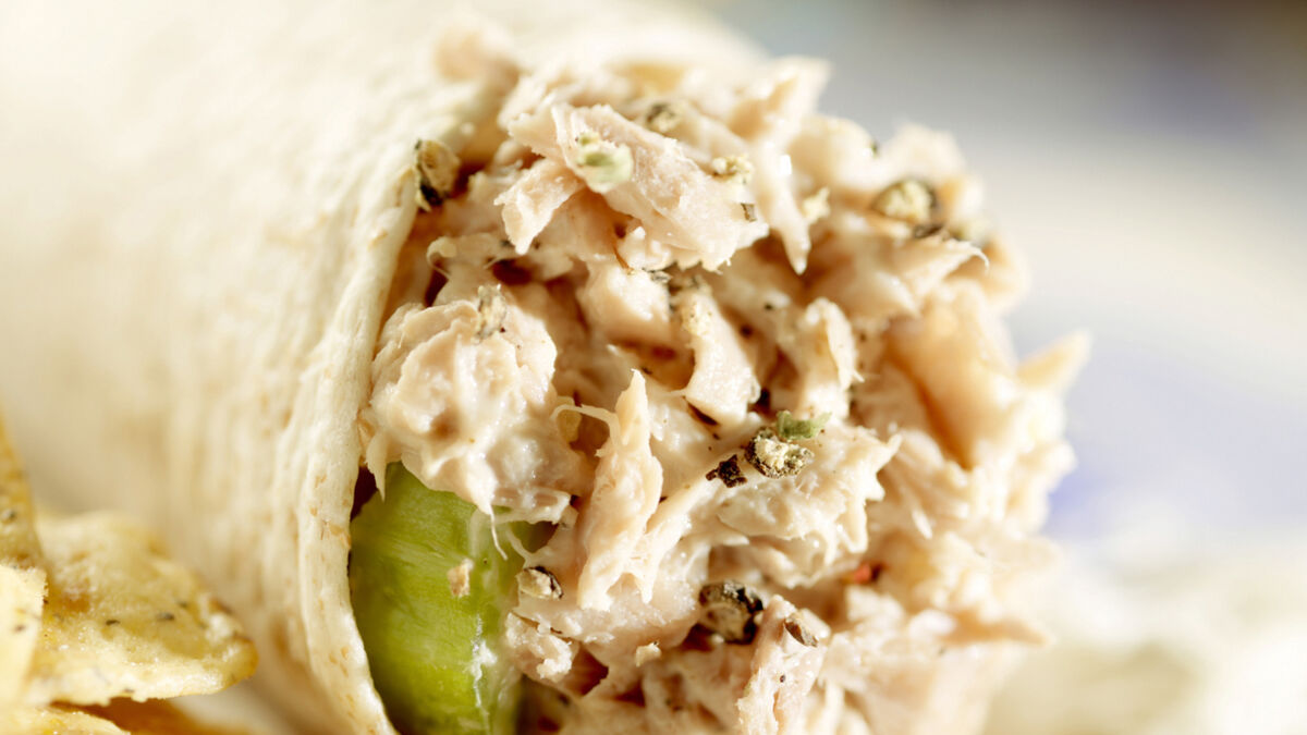 Tuna salad wraps