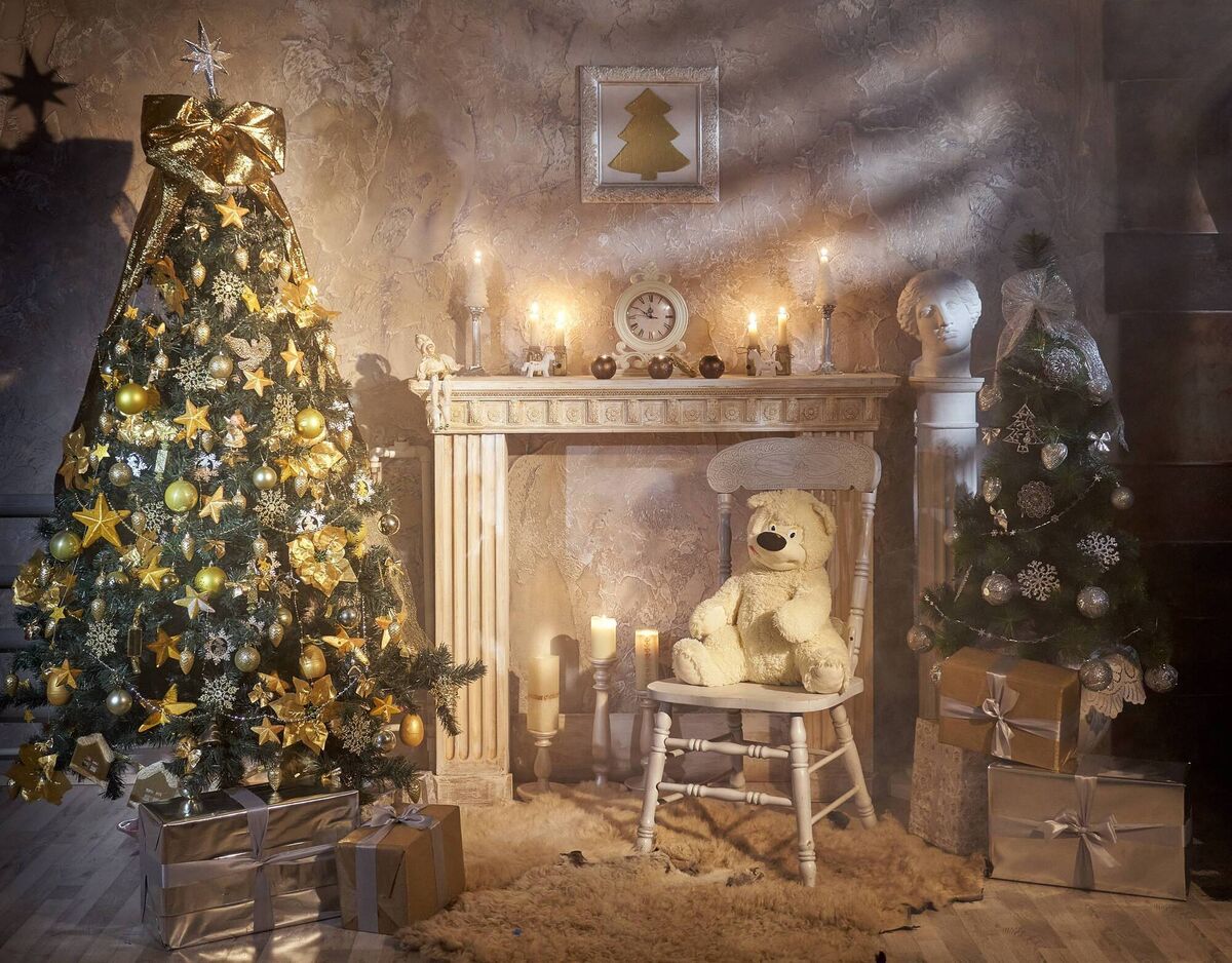 Massive Metallics: Think gold and silver everywhere, layer the hell out of it and add twinkles wherever you can.