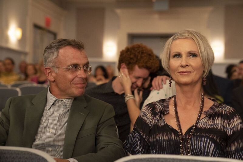 Steve Brady (David Eigenberg) and Miranda Hobbs (Cynthia Nixon) are back in And Just Like That. 