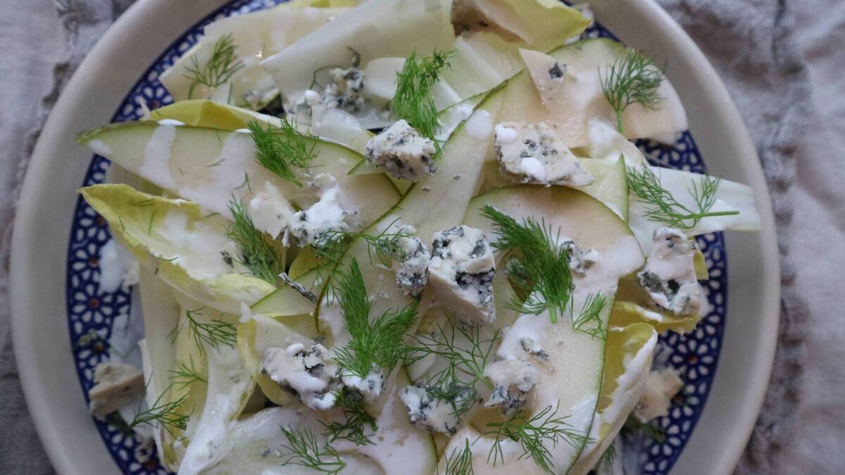 Blue cheese winter salad