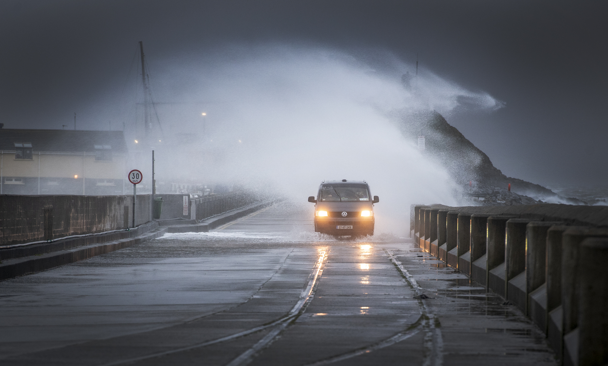 Yellow wind warnings issued for seven counties