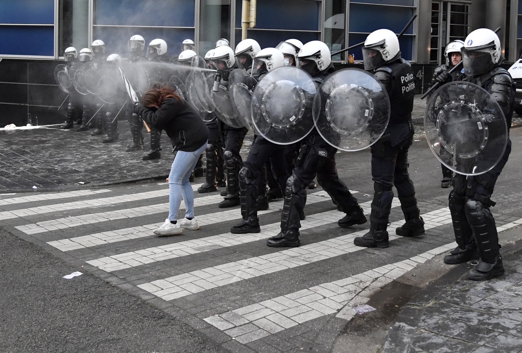 Thousands in Brussels protest against Covid restrictions