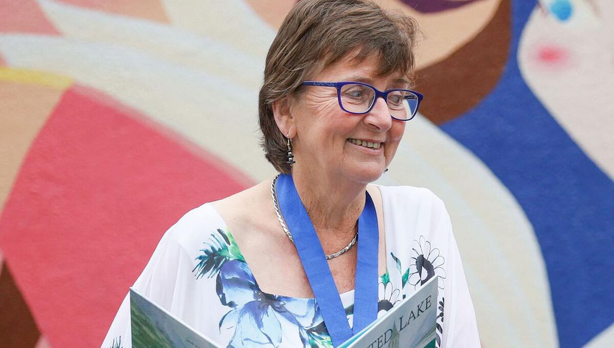 Laureate na nÓg, Áine Ní Ghlinn Laureate na nÓg, Áine Ní Ghlinn