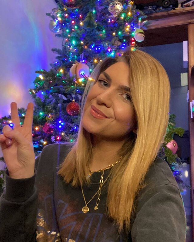 Muireann O'Connell said she feels like the 'worst daughter' for catching Covid-19 at Christmas Picture: @muireann.o / Instagram