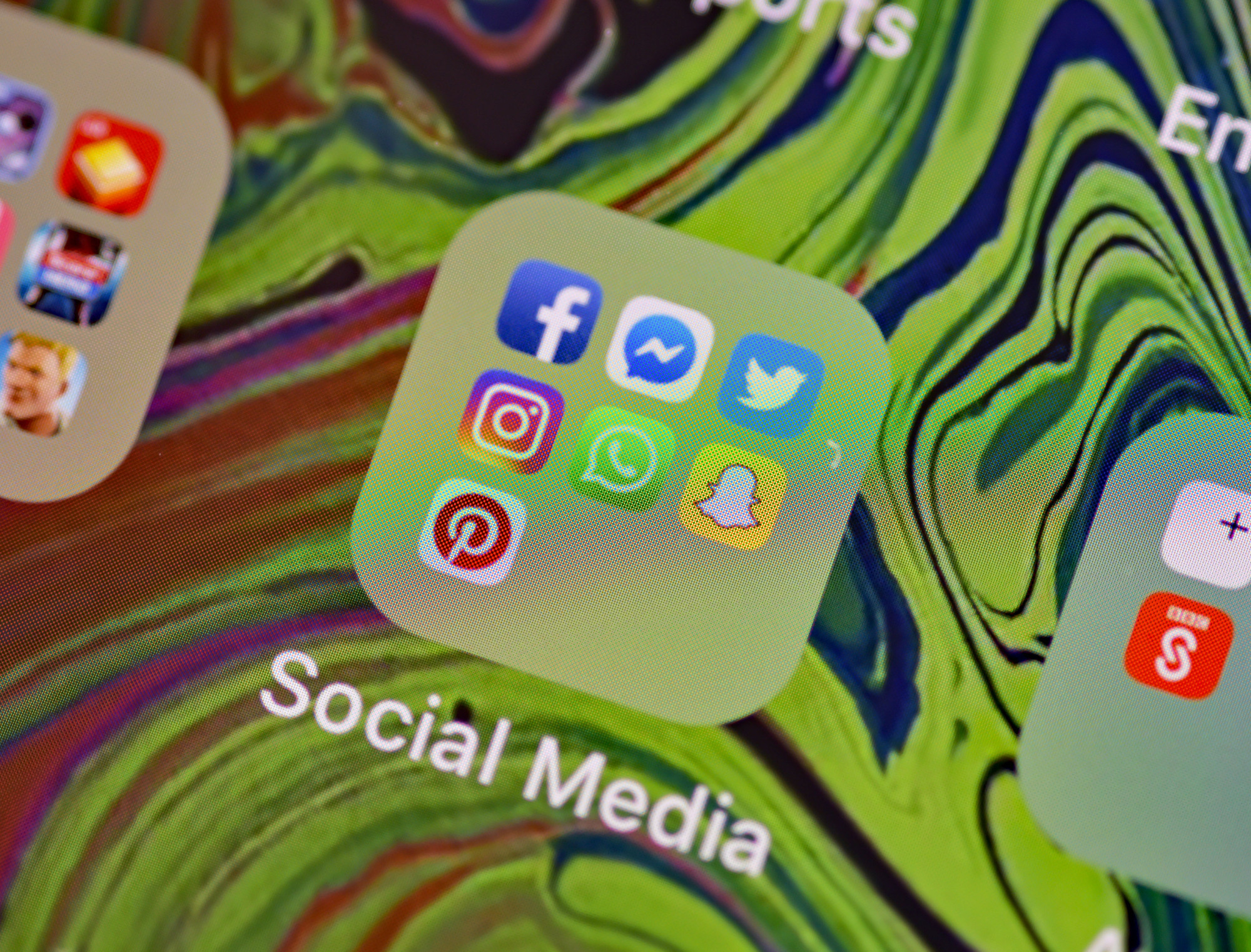 Misinformation, mental health and the metaverse: A year in social media