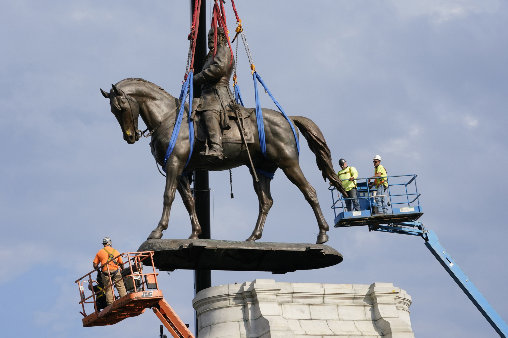 Richmond’s Confederate monuments to be given to city’s black history museum