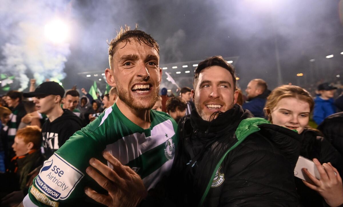 Lee Grace of Shamrock Rovers, left, and manager Stephen Bradley celebrate after the SSE Airtricity League Premier Division match between Shamrock Rovers and Finn Harps at Tallaght Stadium. Picture: Stephen McCarthy/Sportsfile