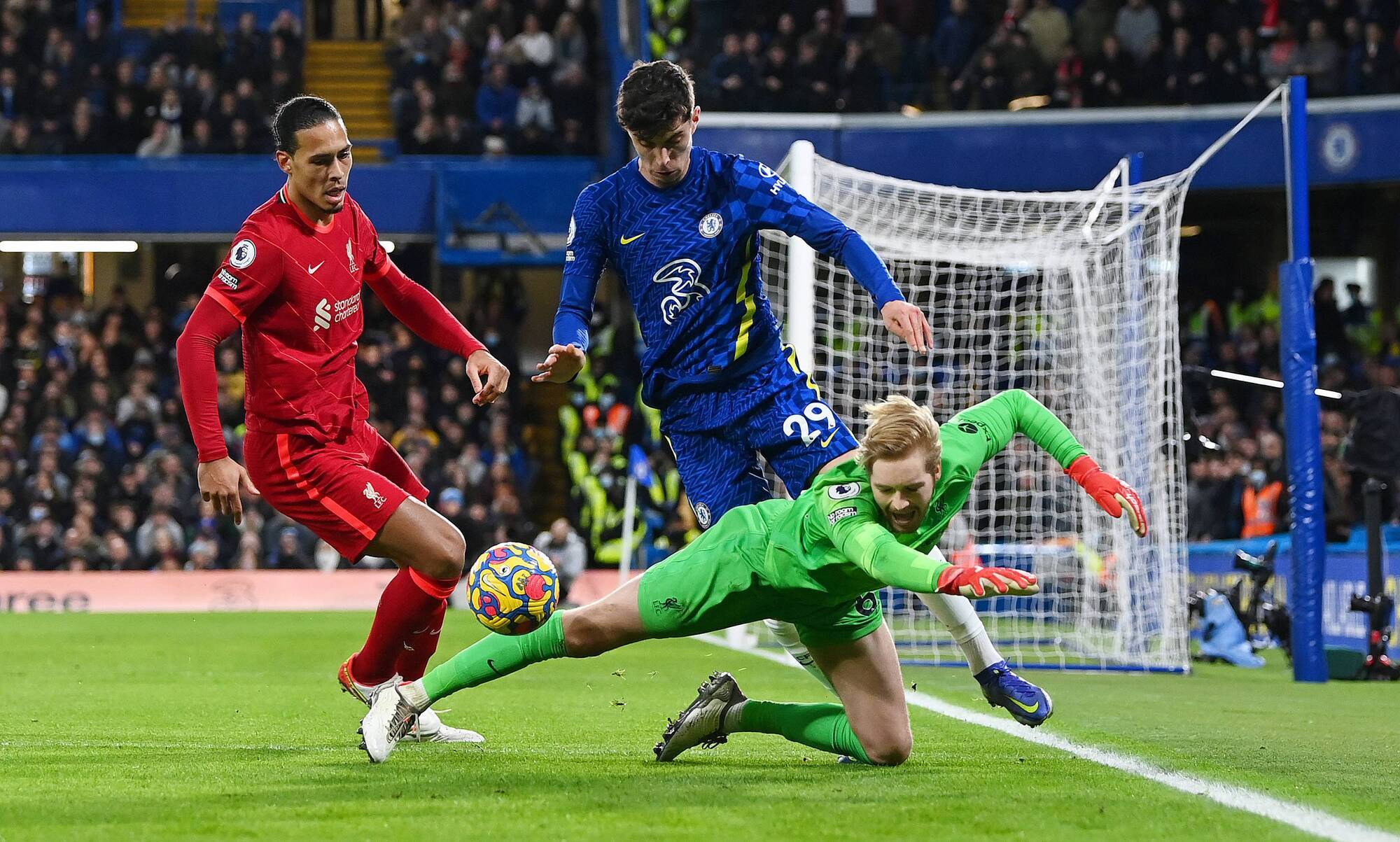 Virgil van Dijk 'a big fan' of goalkeeper Caoimhín Kelleher