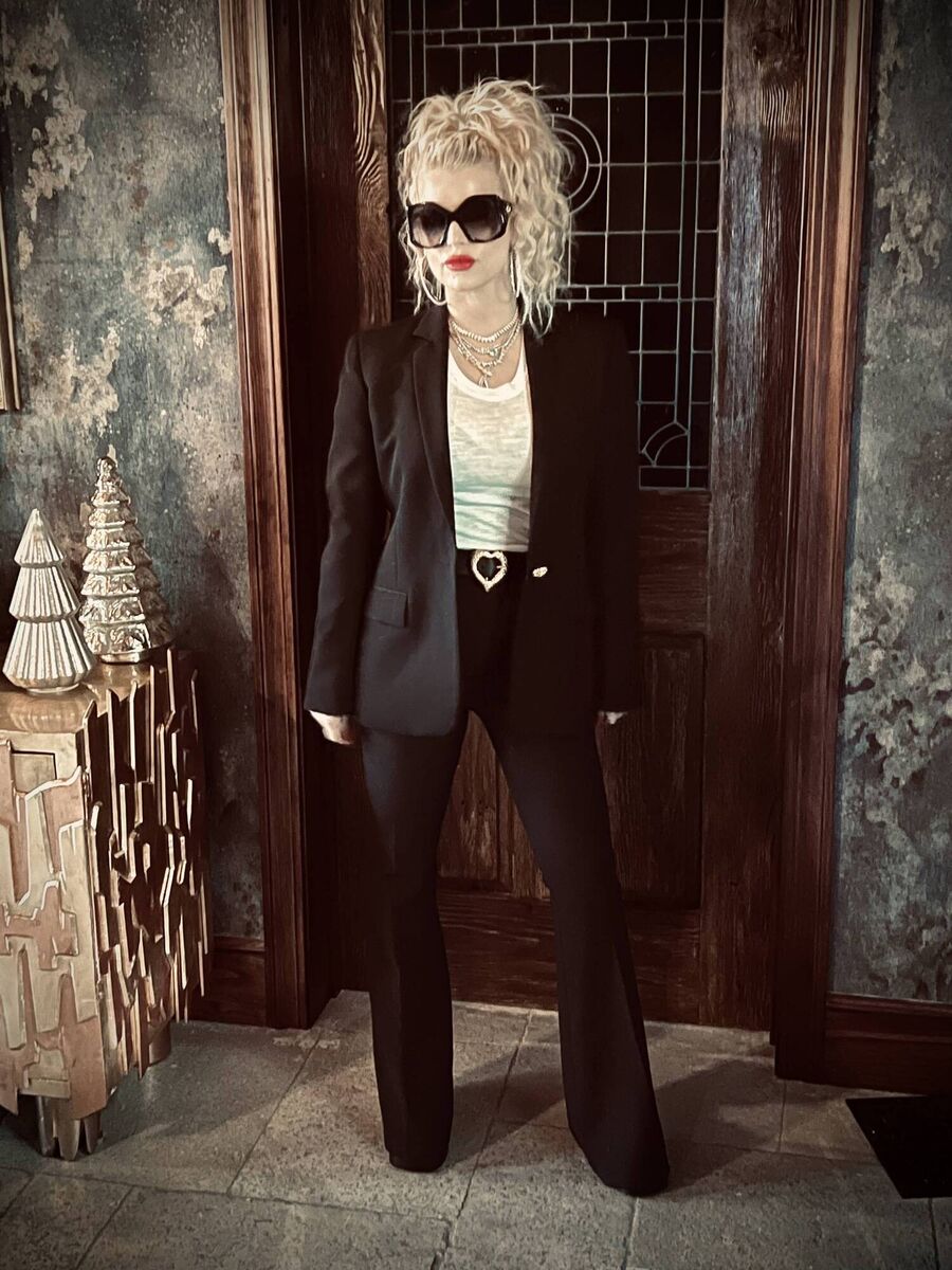 Jessica Simpson: "Suited to meet the best in the business licensing partners with exciting new categories for the Jessica Simpson Collection (@jscollection)." Picture:  @JessicaSimpson