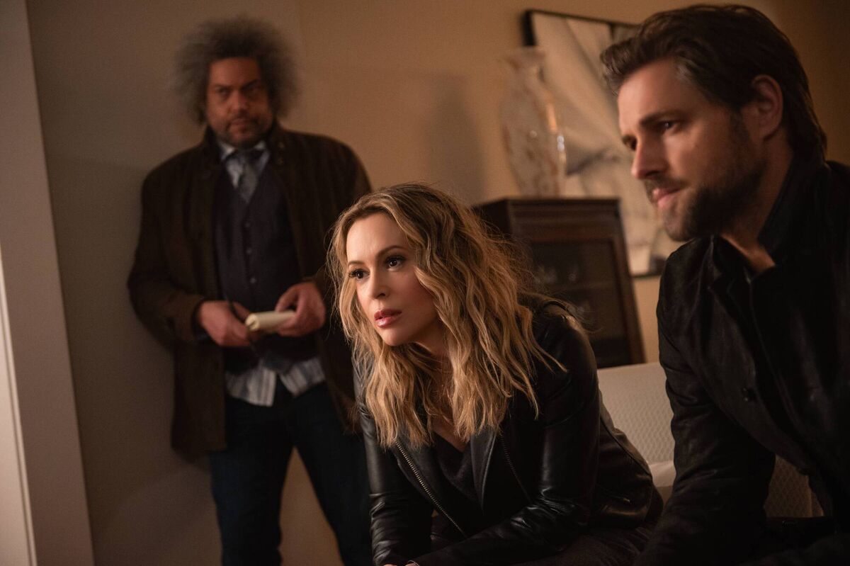 Brazen. (L-R) Malachi Weir as Ben, Alyssa Milano as Grace, Sam Page as Ed in Brazen. Cr. Sergei Bachlakov/Netflix