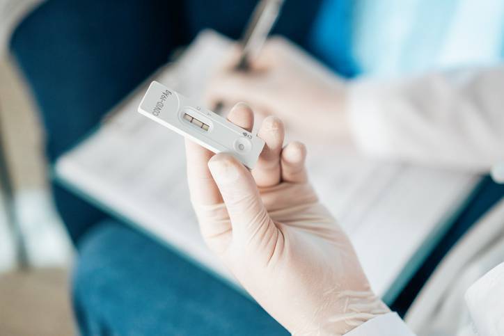Concerns raised over easing of close contact rules
