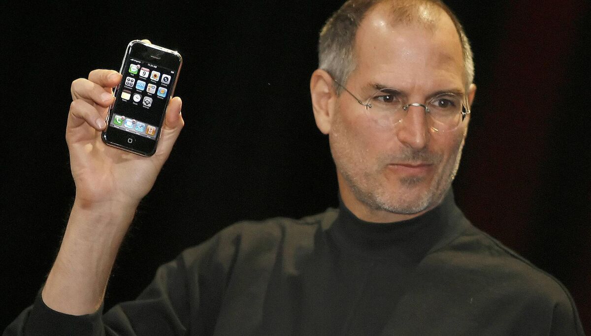 The late Apple CEO Steve Jobs unveils the iPhone in 2007. Picture: AFP via Getty Images