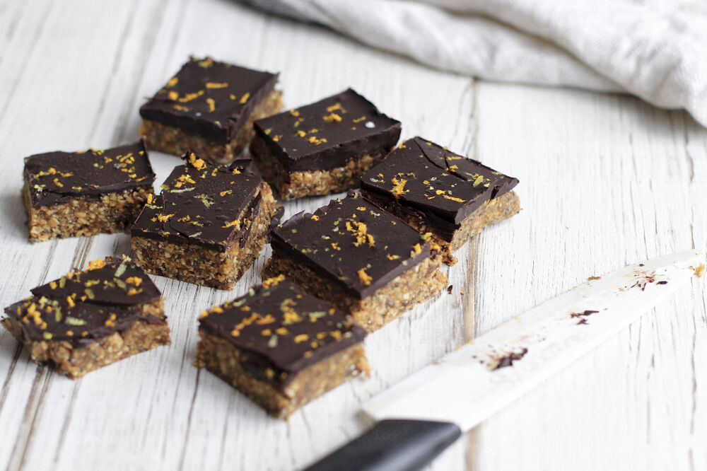 Chocolate date energy bars
