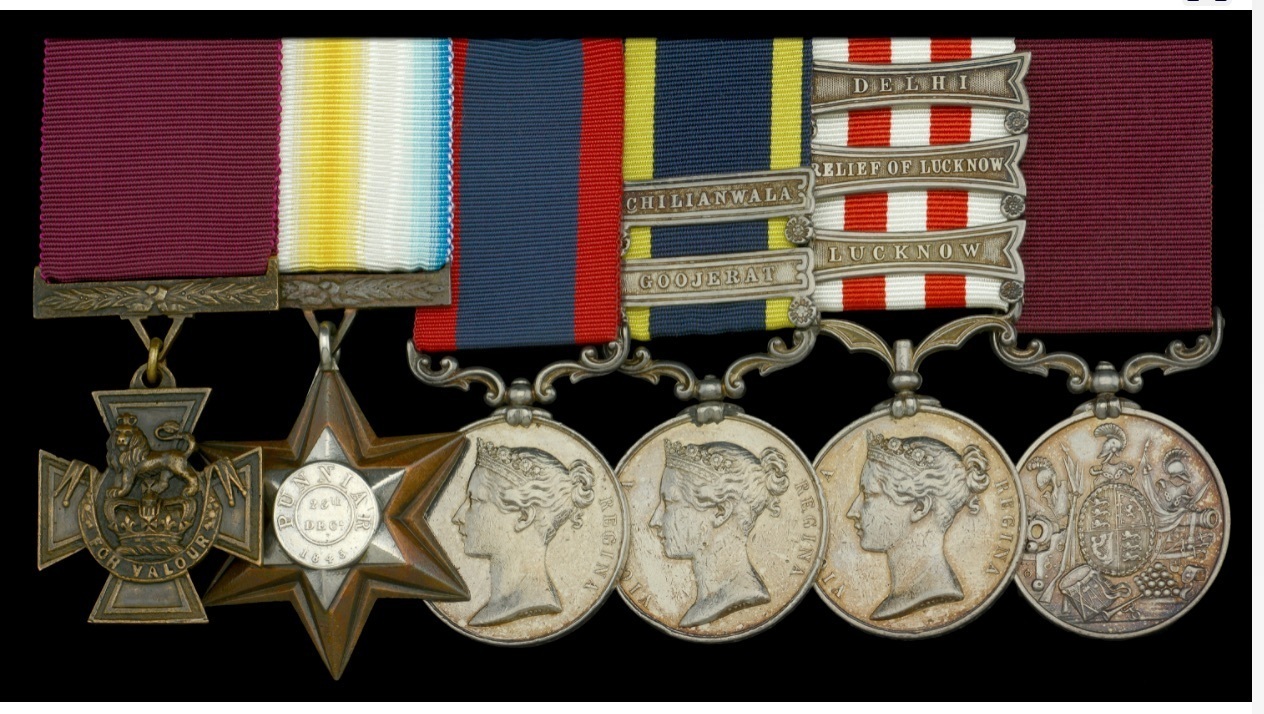 Did one Irish family achieve the highest bravery awards in Britain and the US?