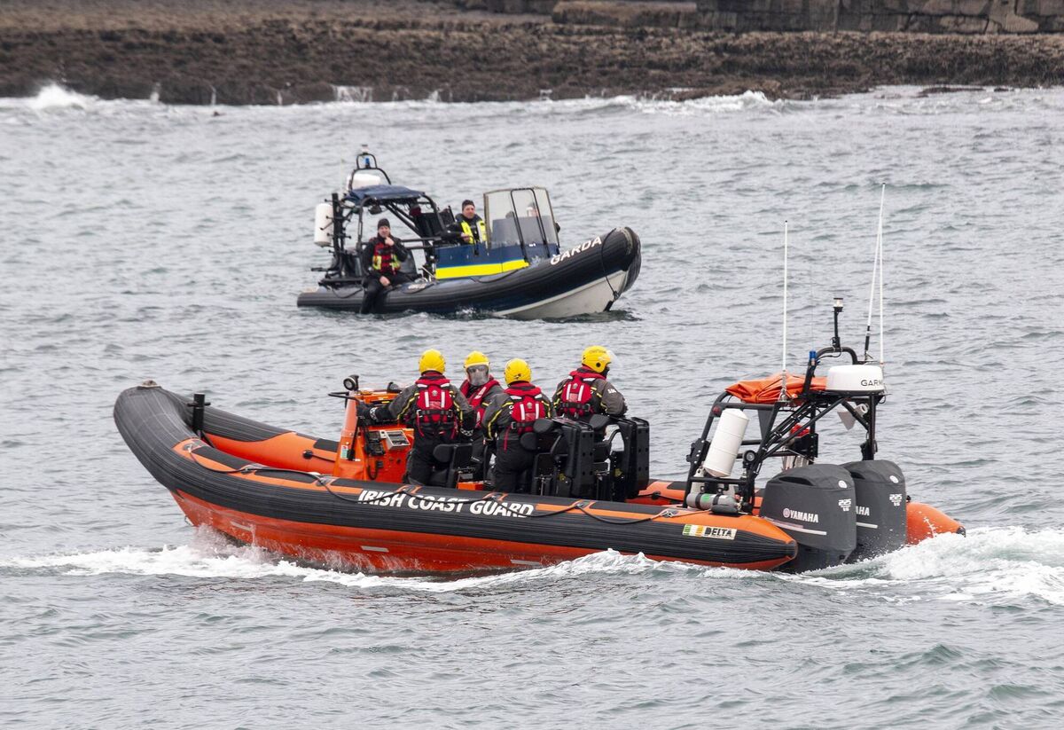 Rough seas and low visibility hampered any effort to recover the body so the recovery operation was stood down as light also began to fade. Picture: Press 22