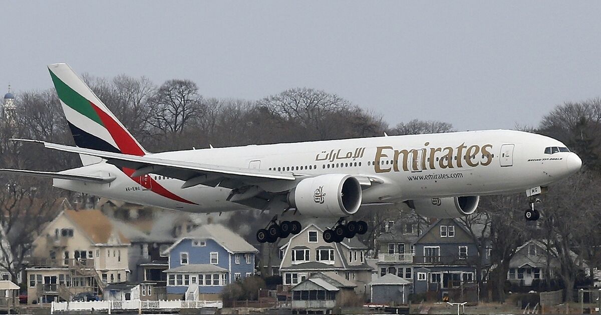 Emirates resumes flights to US airports as fears over 5G