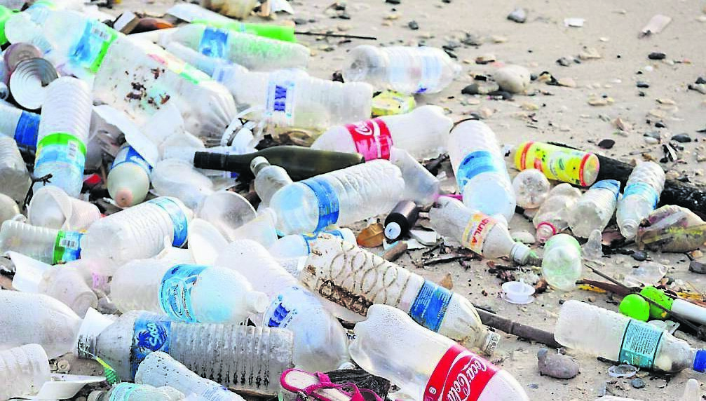 Bottle deposit scheme criticised for excluding glass containers