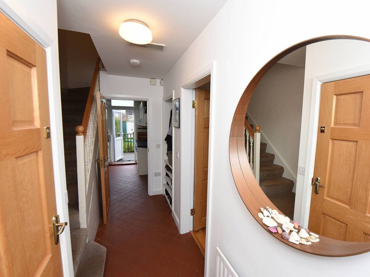 Hall view thru' to kitchen Hall view thru' to kitchen