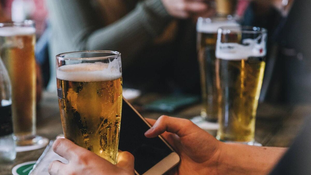 Kingston Mills: Mistake to drop requirement for Covid certs in pubs and restaurants - Vimarsana News